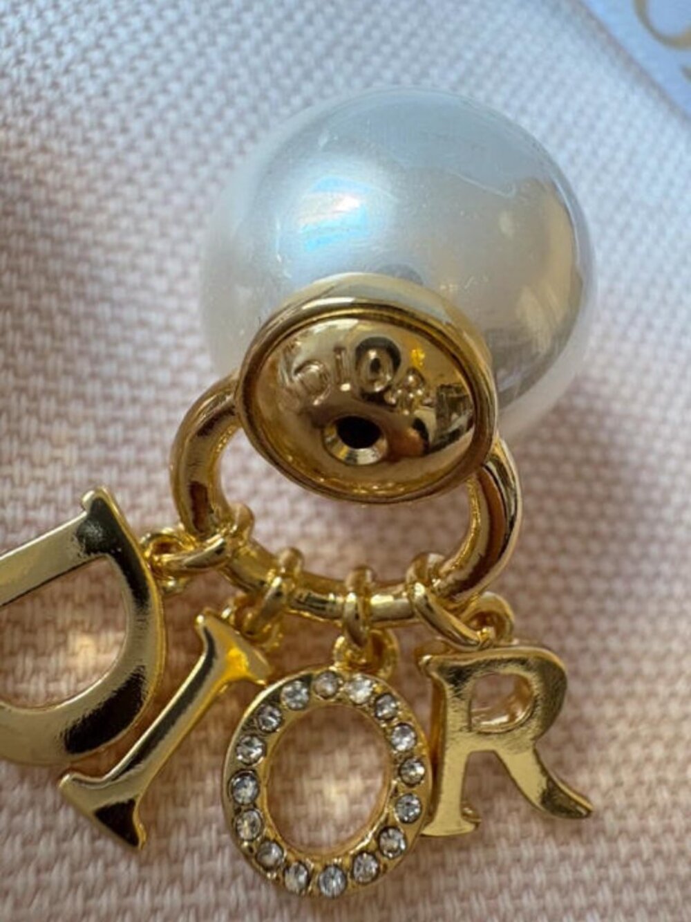 Dior Pearl Earrings with Packaging - Picture 3 of 6